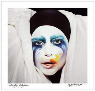 Lady-Gaga-Applause