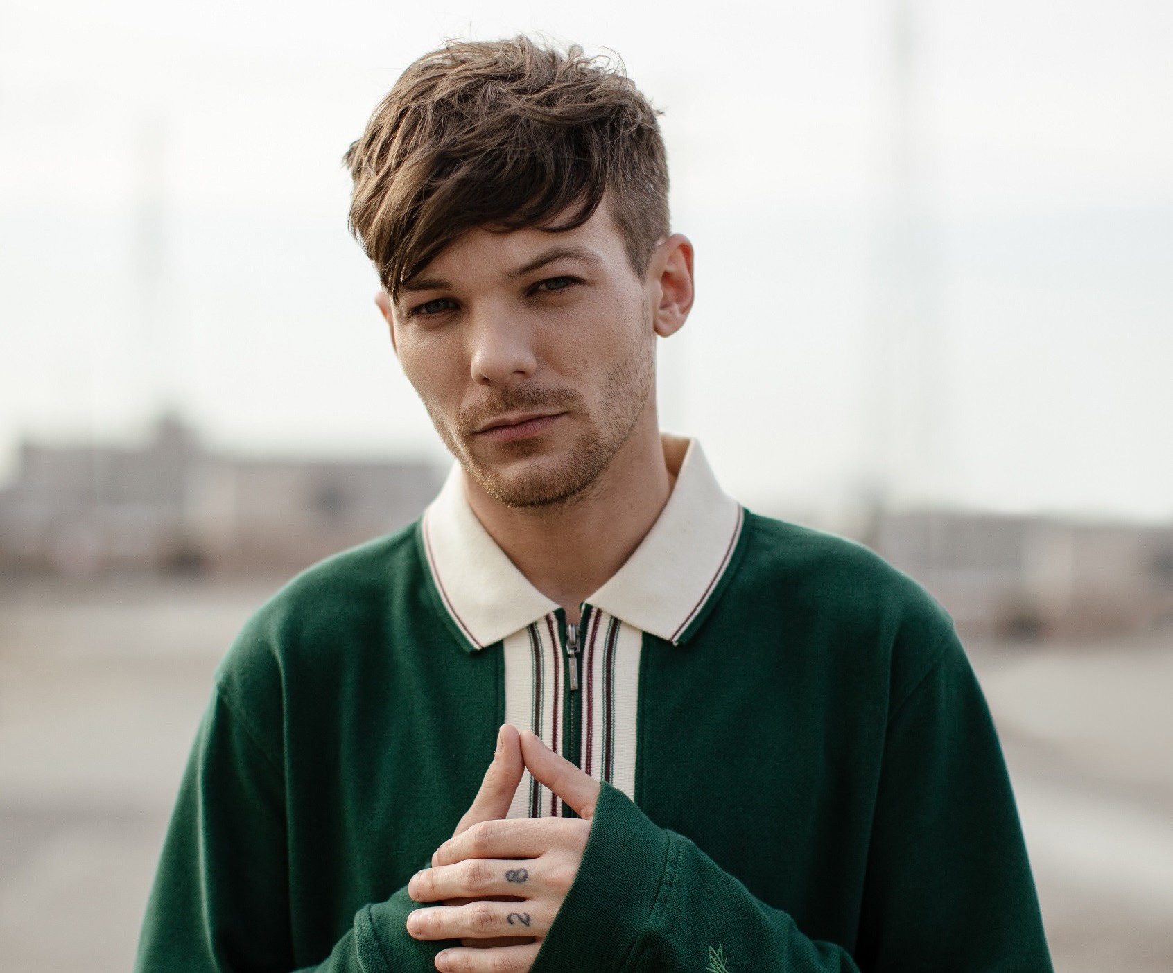 Louis Tomlinson premieres new video for &#39;Miss You&#39; • Pop Scoop! - Music News | Interviews | Live ...